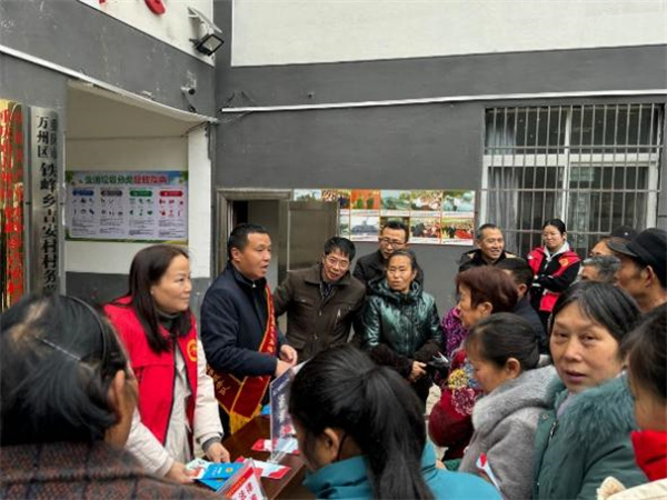 春风送暖,为民解忧——重庆新盟律师事务所开展服务农民工公益法律宣传活动
