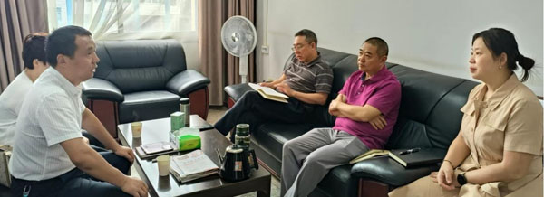 秋风送爽 法治护航——新盟律师在万州区长滩镇、梨树乡开展法治宣传和法律服务活动